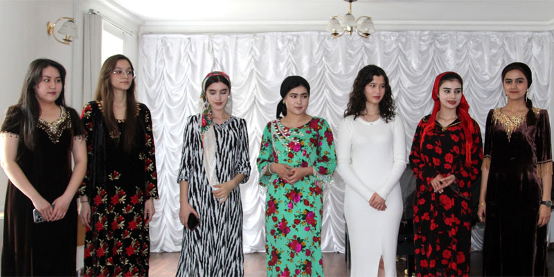 Гулдухтарони Тоҷик