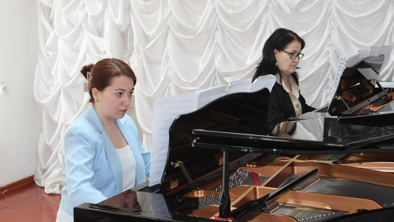 Кафедраи фортепианои умумӣ