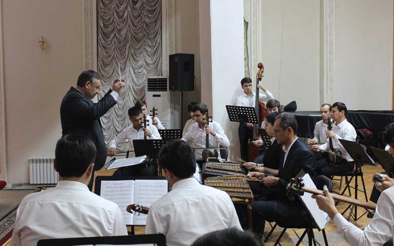 Кафедраи созҳои халқӣ