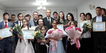 Консерти хатмкунандагони курсҳои омӯзишӣ