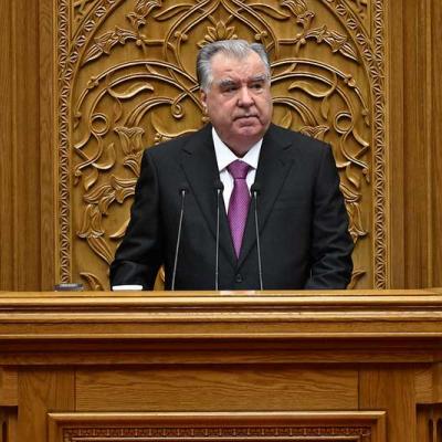 Пешвои миллат муҳтарам Эмомалӣ Раҳмонр