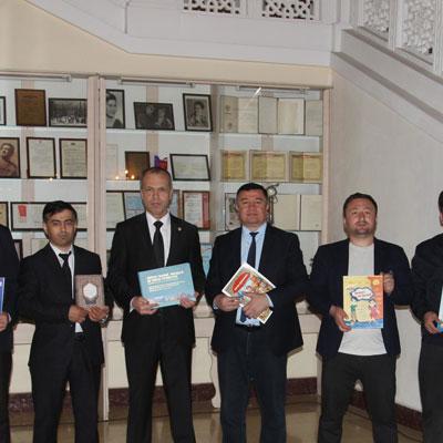 Намоиш ва фурӯши китоб